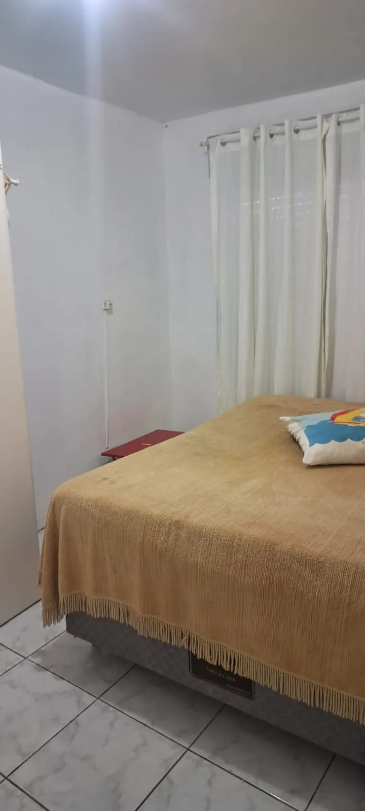 Imagem Casa no centro de Tramandaí com 3 dorm, 2 banh + edícula completa, garagem 2 carros com churrasqueira, próxima à Av. Fernandes Bastos.