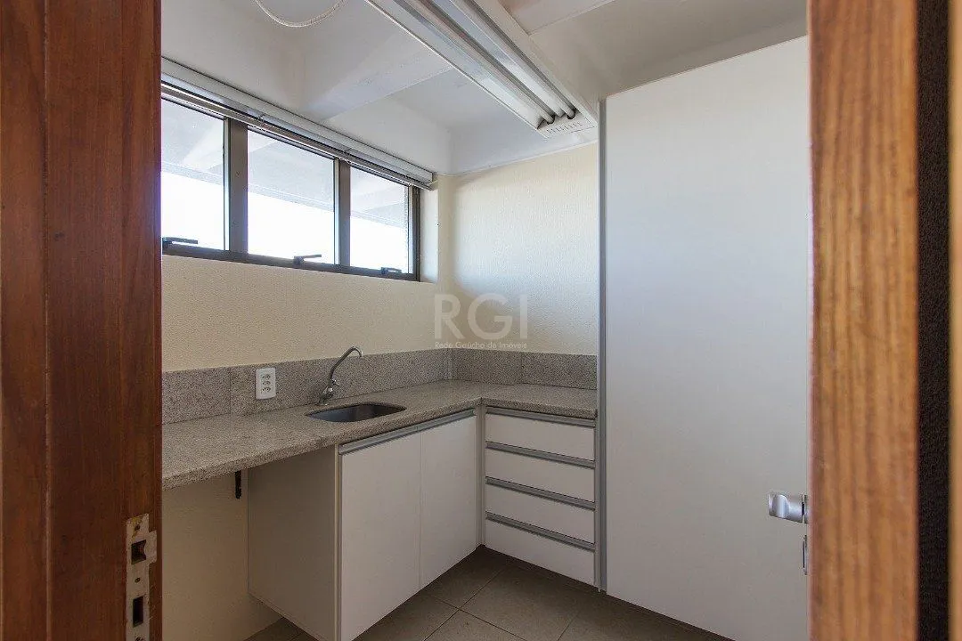 Imagem Cobertura Comercial para Venda - 225,39m², 0 dormitórios, 3 vagas - Bela Vista