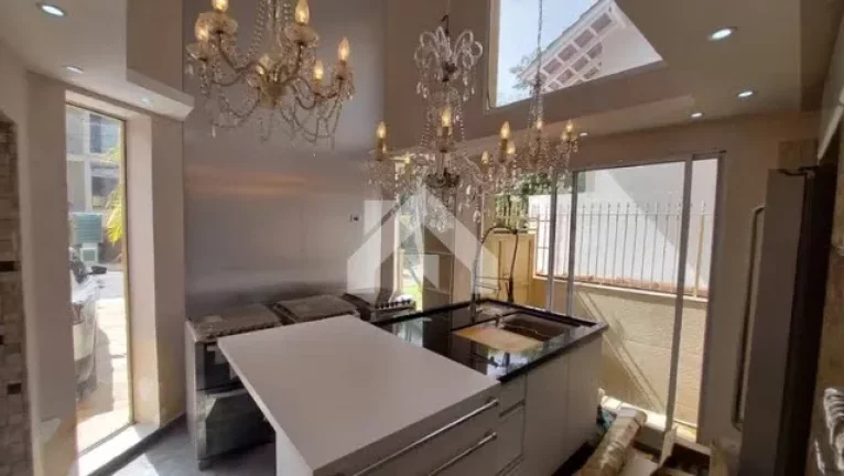 Imagem Casa de Condomínio em Alphaville - Santana de Parnaíba