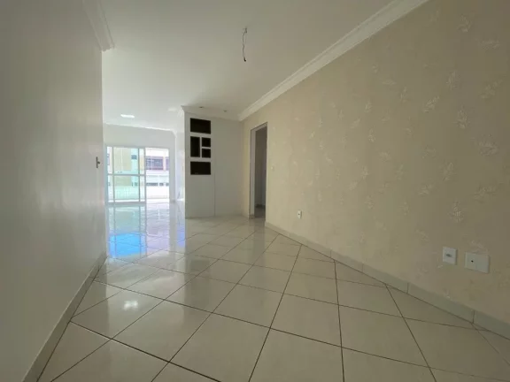 Imagem Belíssimo 3 quartos sendo uma suíte com varanda com vista para o mar em localização privilegiada da Praia do Morro