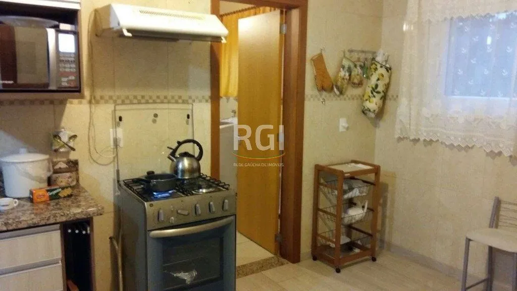 Imagem Sobrado para Venda - 245m², 4 dormitórios, sendo 1 suites, 3 vagas - Jardim Itu