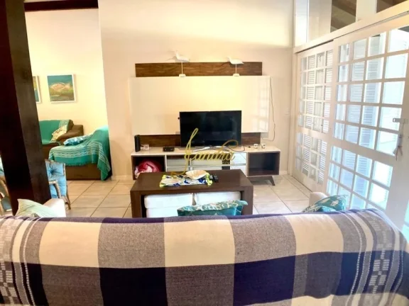 Imagem Casa em Atlântida perto mar, com 04 dormitórios e piscina