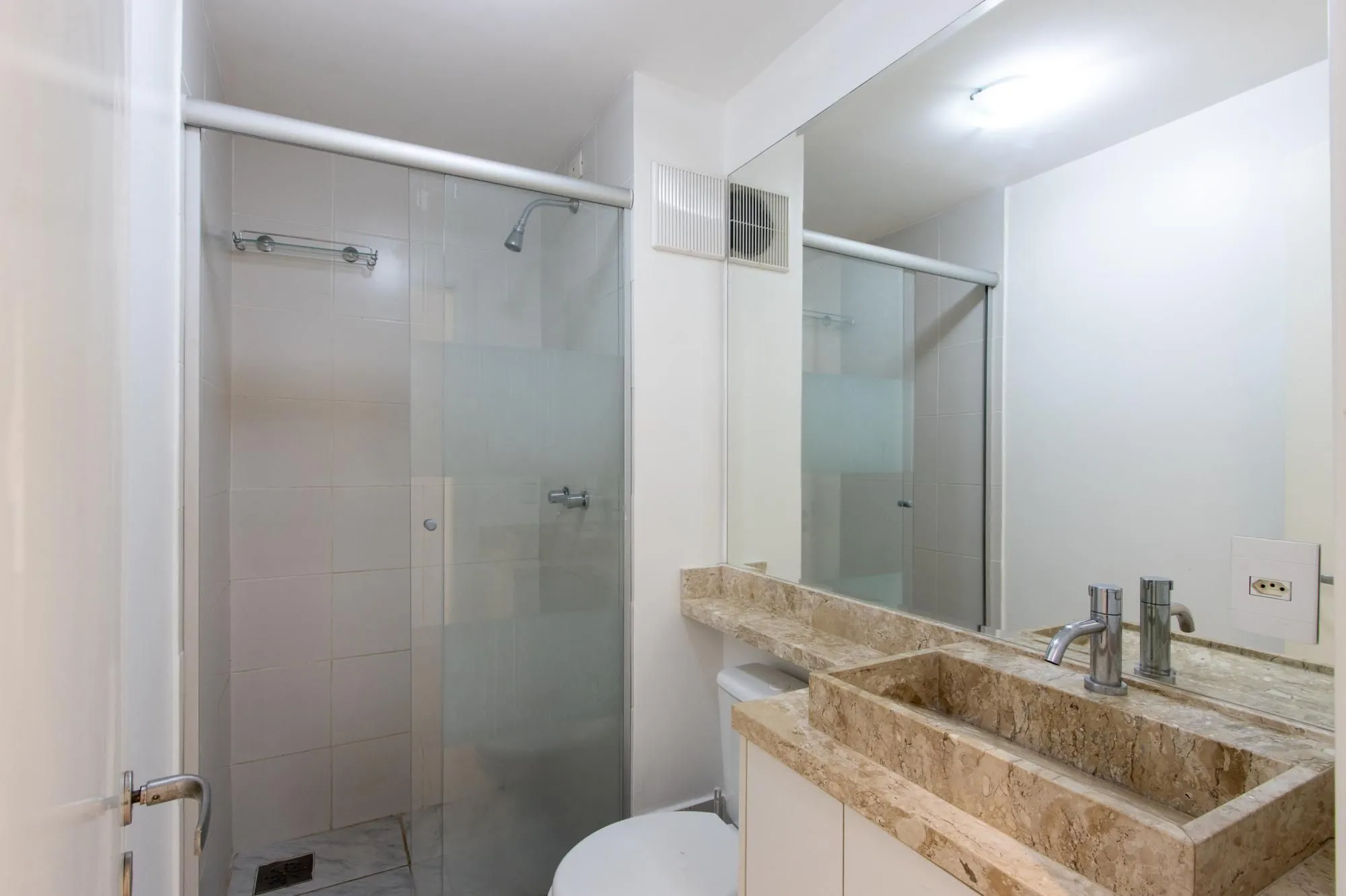 Imagem Apartamento no Bairro Cristal de 3 dormitórios,1 Suíte, Semi mobiliado com 1 vaga escriturada