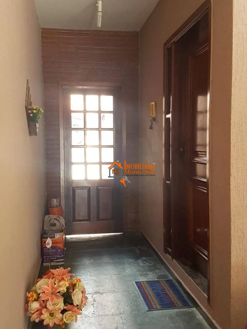Imagem Sobrado com 4 dormitórios à venda, 275 m² por R$ 950.000,00 - Vila Barros - Guarulhos/SP