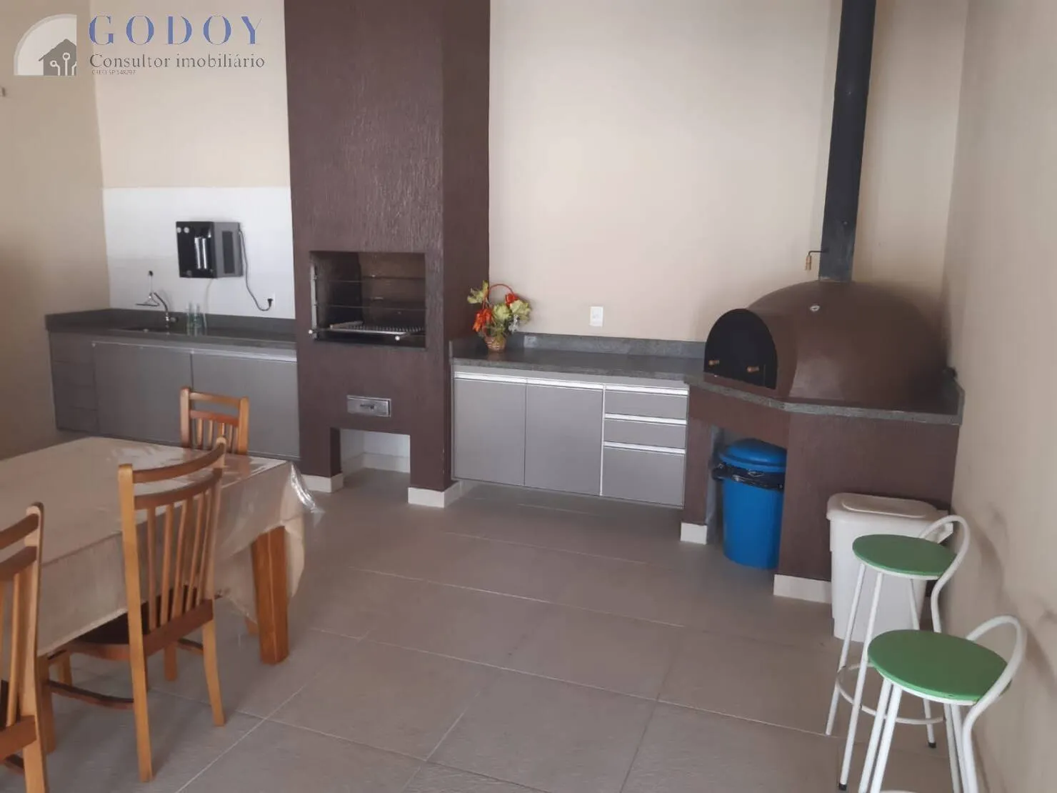Imagem Casa à venda 3 Quartos, 1 Suite, 4 Vagas, 250M², Crispim, Pindamonhangaba - SP