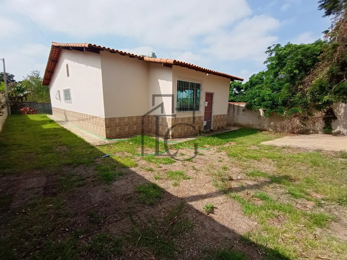 Casa para Venda em Saquarema, Jardim, 2 dormitórios, 1 suíte, 1 banheiro, 2 vagas