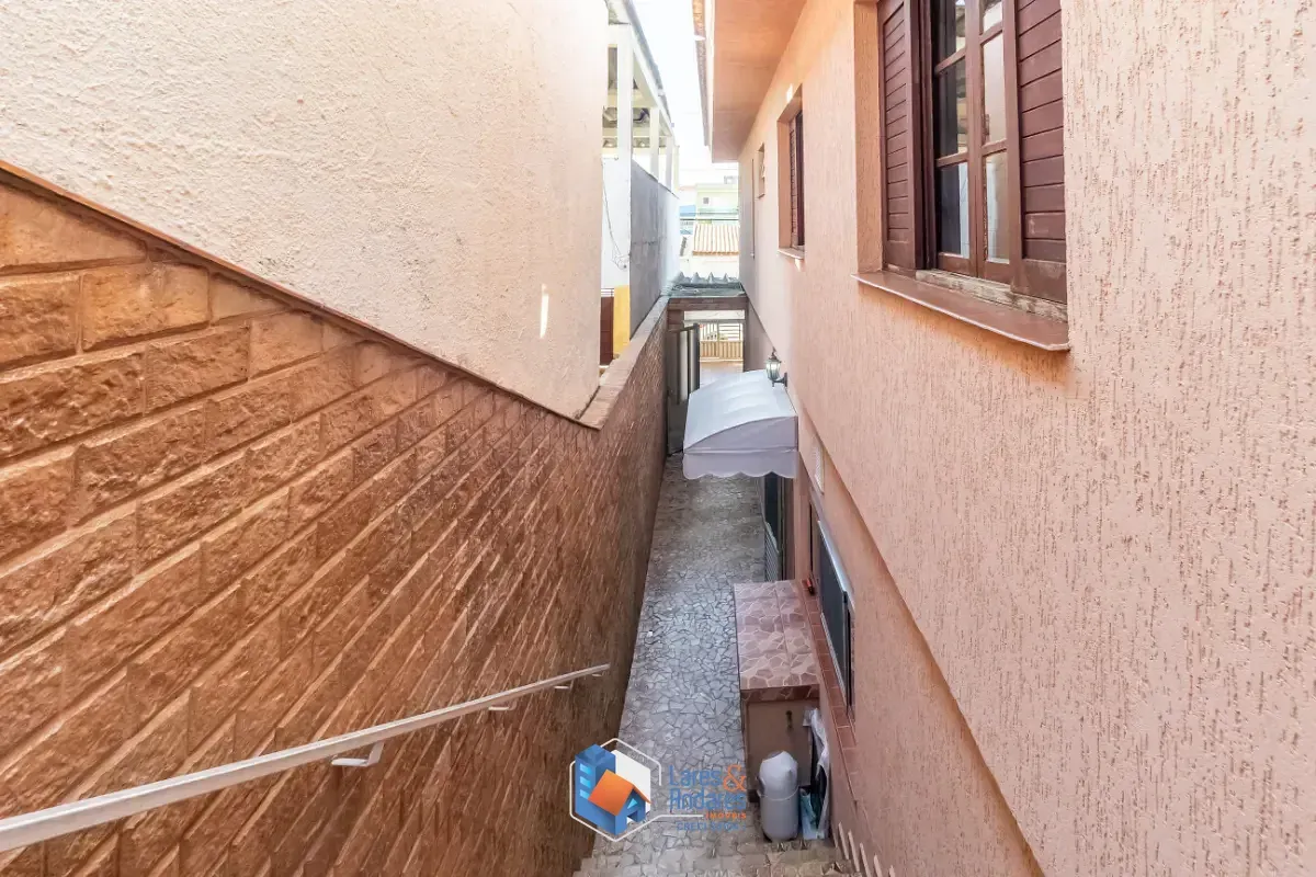 Imagem Sobrado para venda em Parque Maria Domitila com 3 quartos, 126m²