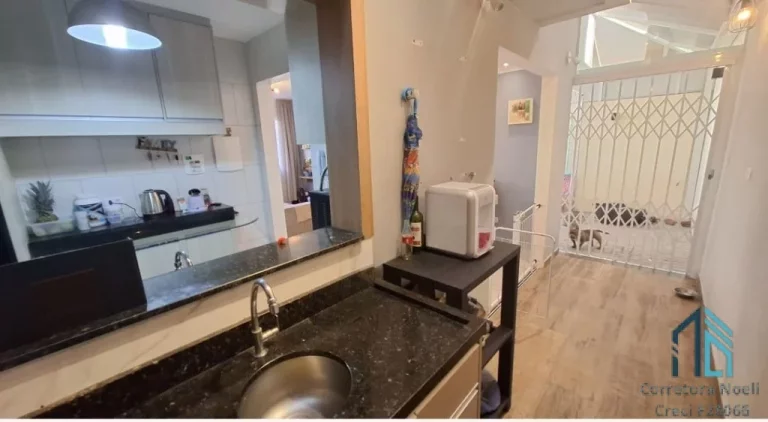 Imagem Sobrado em condomínio, Semi mobiliado 03 quartos c/suíte, closet, no Uberaba em Curitiba PR