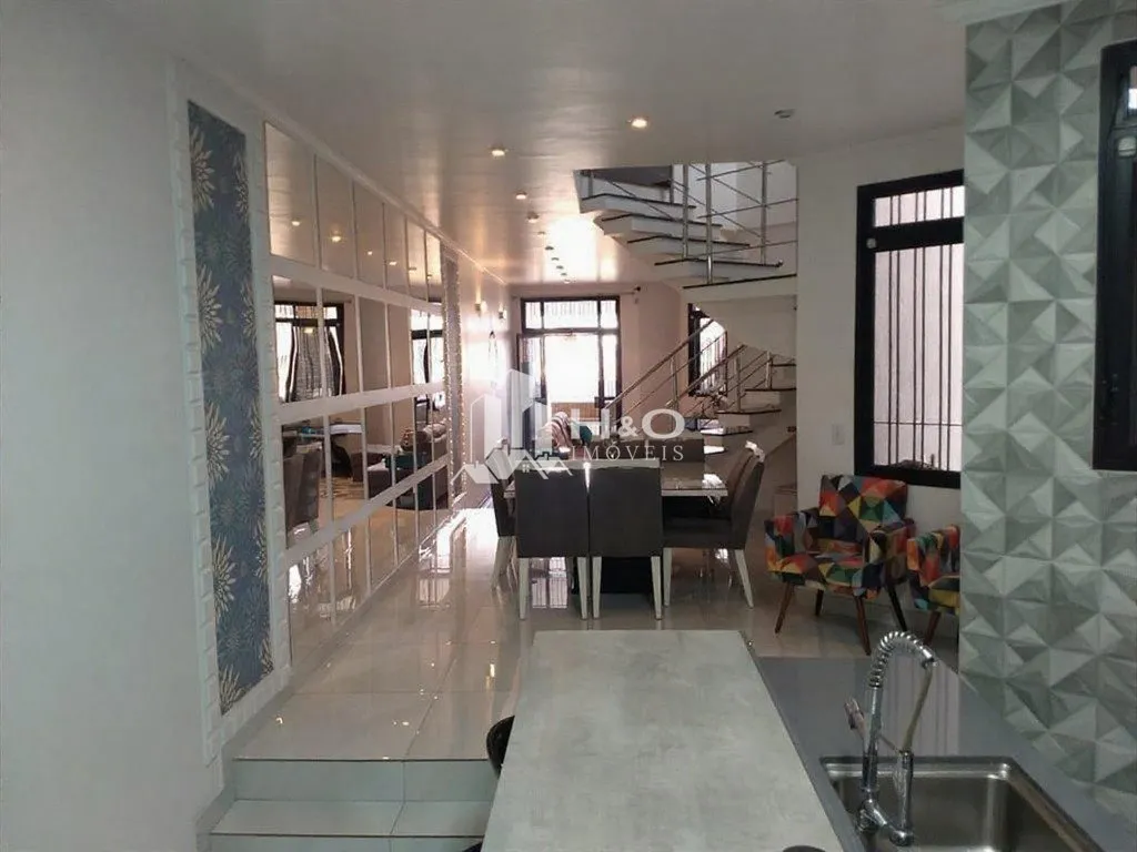 Imagem Belo Sobrado à venda com 250m² na Vila Alpina