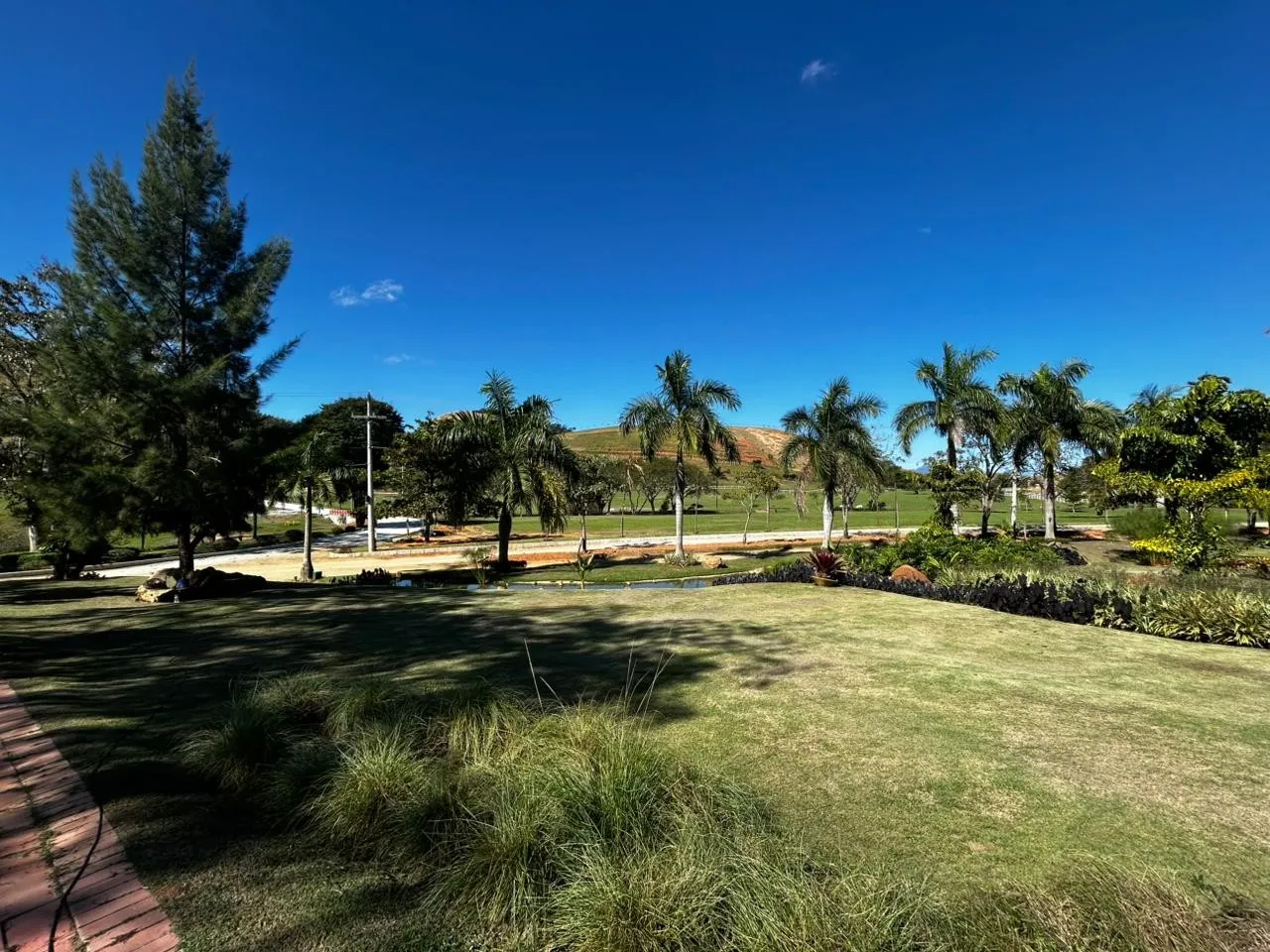 Imagem Terreno em Condomínio para Venda em Três Rios / RJ no bairro Nova Niterói