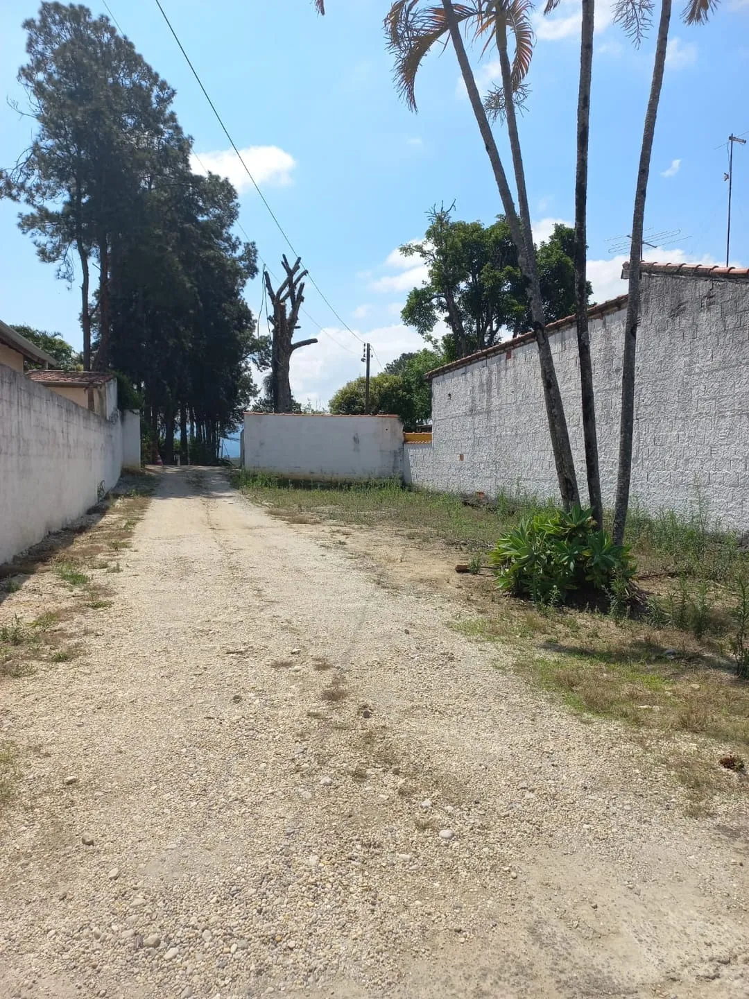 Imagem Belíssima Chácara Mobiliada a Apenas 5 Minutos do Centro de Pindamonhangaba