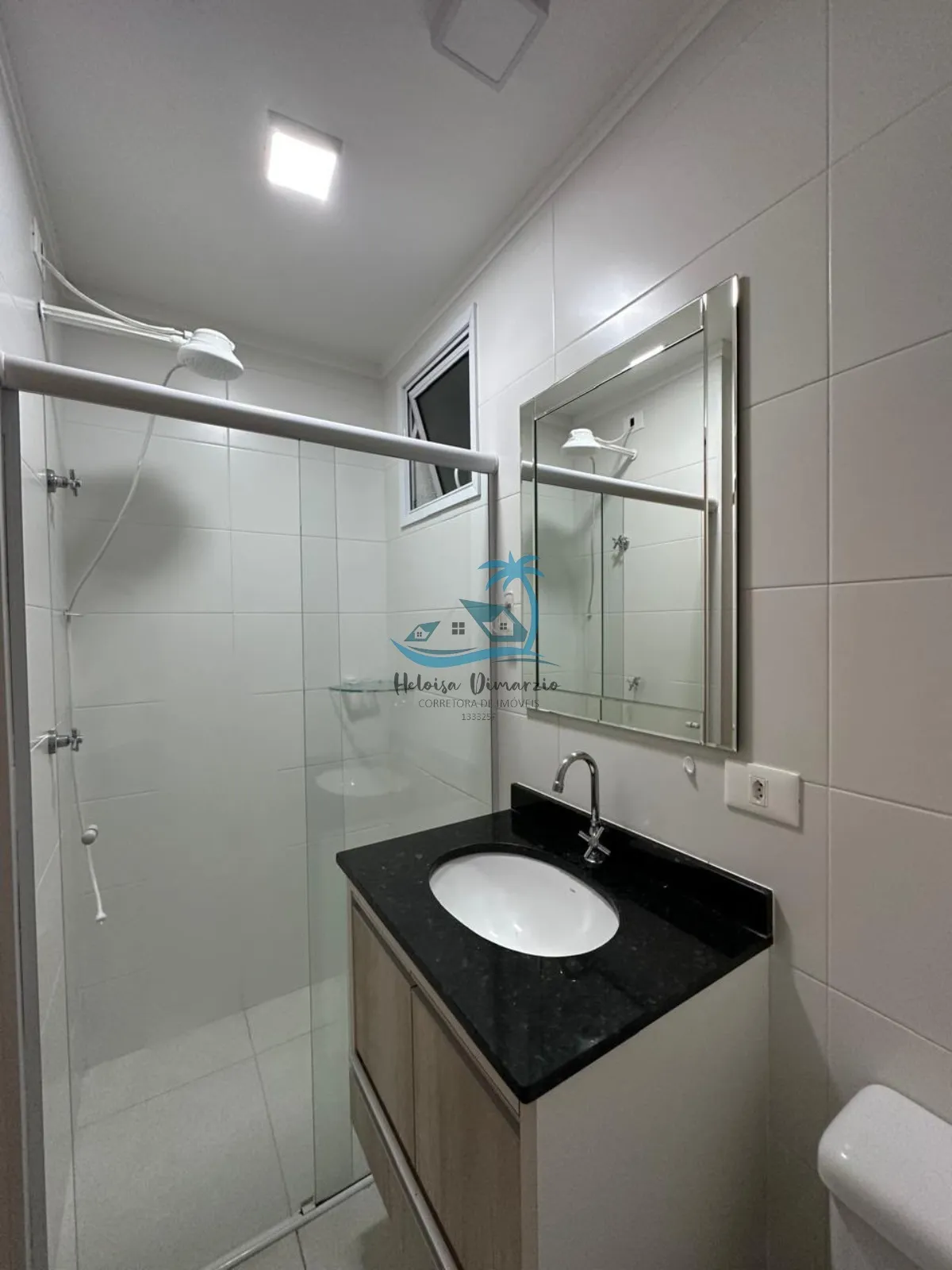 Imagem Excelente apartamento mobiliado a venda nas Toninhas, 250 metros do mar em Ubatuba.