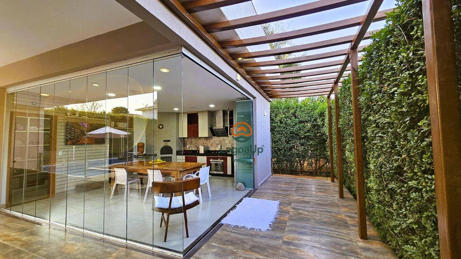 Imagem Casa com 3 dormitórios à venda, 220 m² por R$ 1.500.000 - Condomínio Veredas da Lagoa - Lagoa Santa/MG