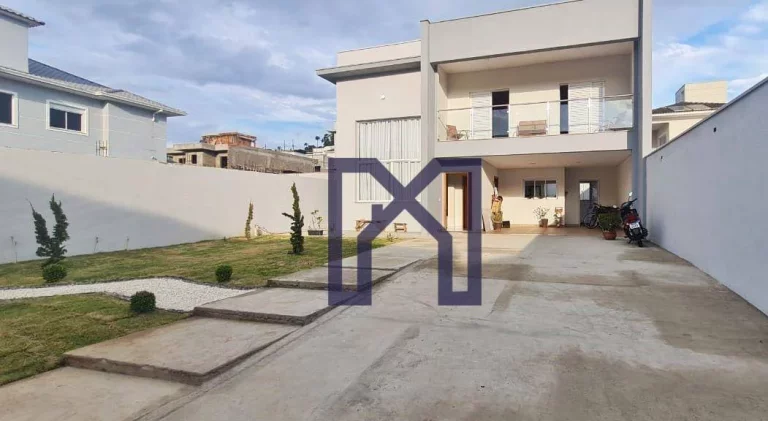 Imagem Casa com 3 dormitórios à venda, 205 m² por R$ 1.600.000,00 - Centro - Itajubá/MG