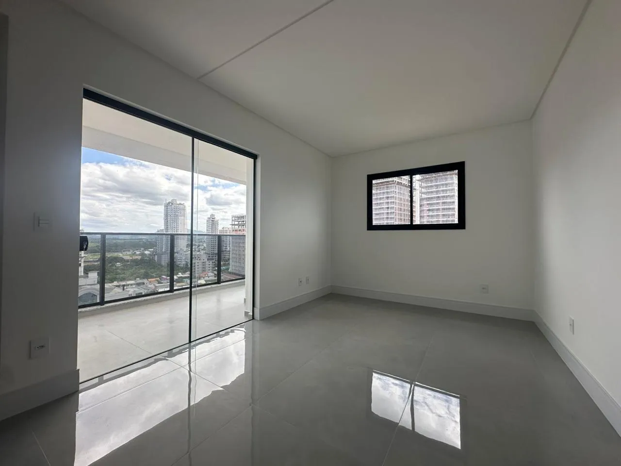 Imagem Apartamento com vista para o mar à venda com 88m2 por R$ 1.600.000,00