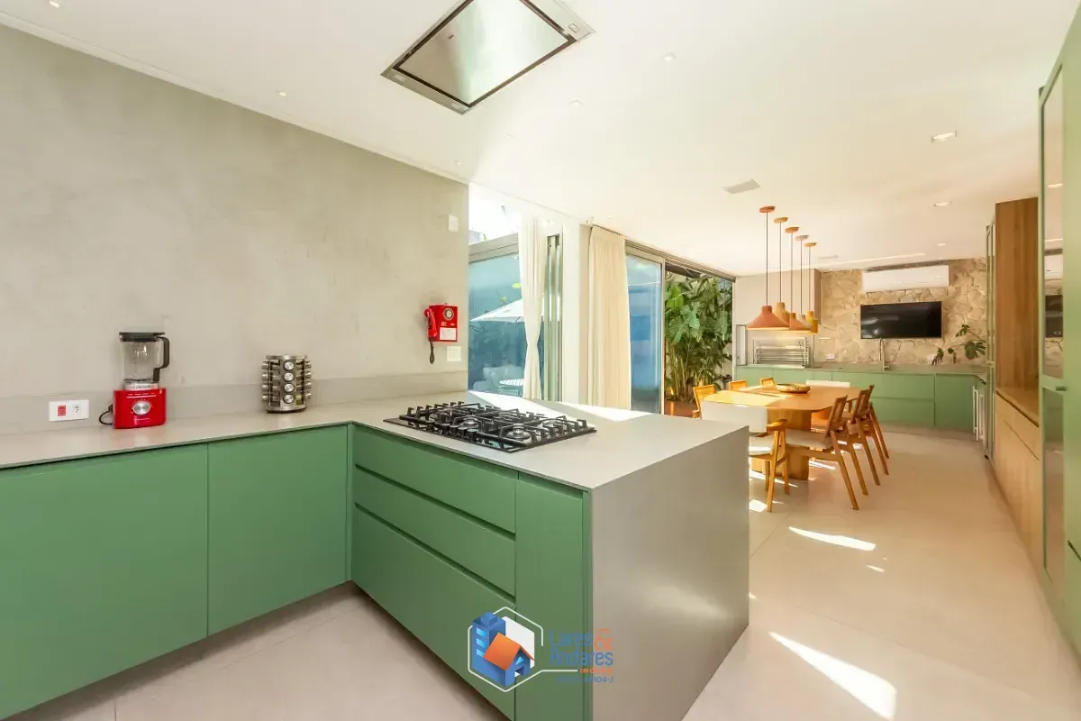 Imagem Casa no condomínio CONDOMINIO LAZULI para venda com 3 quartos, sendo 3 suítes, 404m²