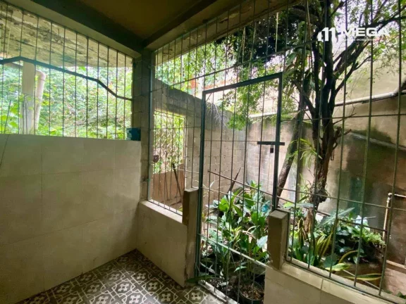 Imagem VENDA - CASA em área comercial com 2 LOJAS e 3 dormitórios à venda, 200 m² por R$ 700.000 - Santana - Cariacica/ES