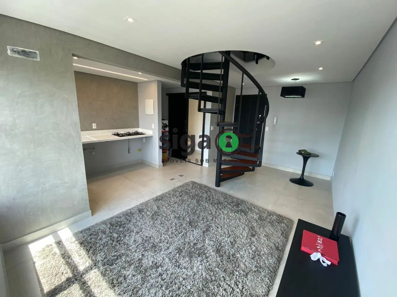 Imagem Cobertura Tríplex 2 Quartos com 2 Suítes, 1 vaga de garagem, 77m², para venda e locação