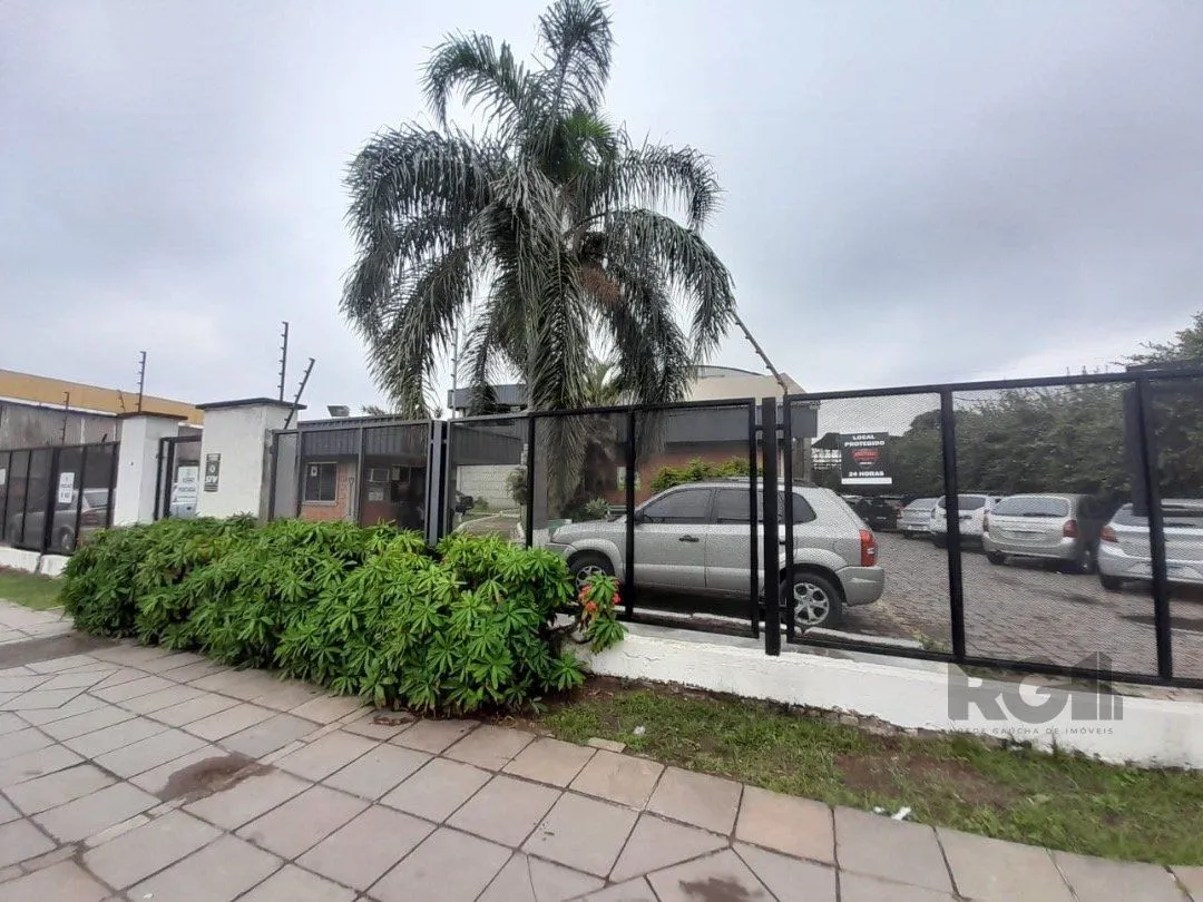 Imagem Prédio comercial com área total de 5.000 m² na rua Frederico Mentz, bairro Navegantes.