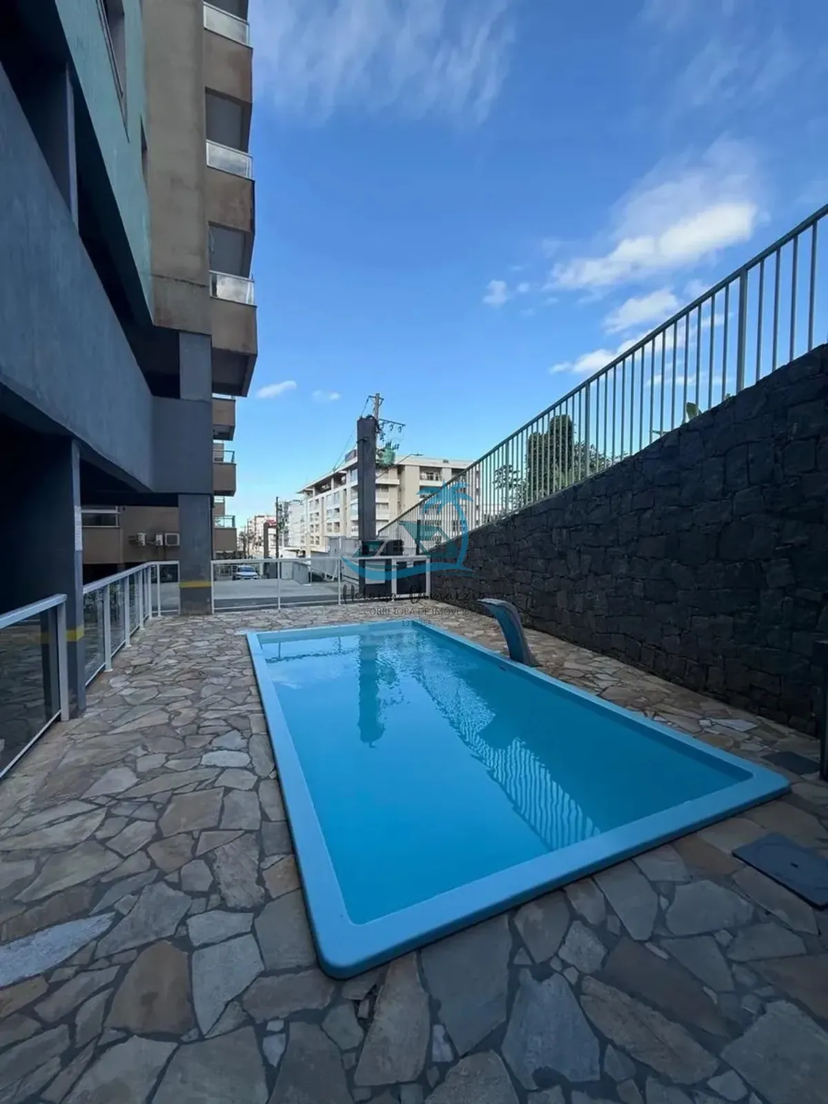 Imagem Excelente apartamento com 2 dormitórios na melhor rua da Praia das Toninhas - Ubatuba 732.000,00.