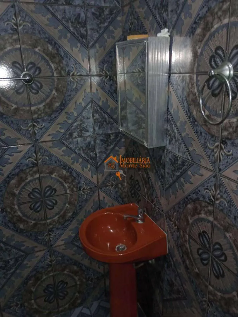 Imagem Casa com 3 dormitórios à venda por R$ 318.000,00 - Água Chata - Guarulhos/SP