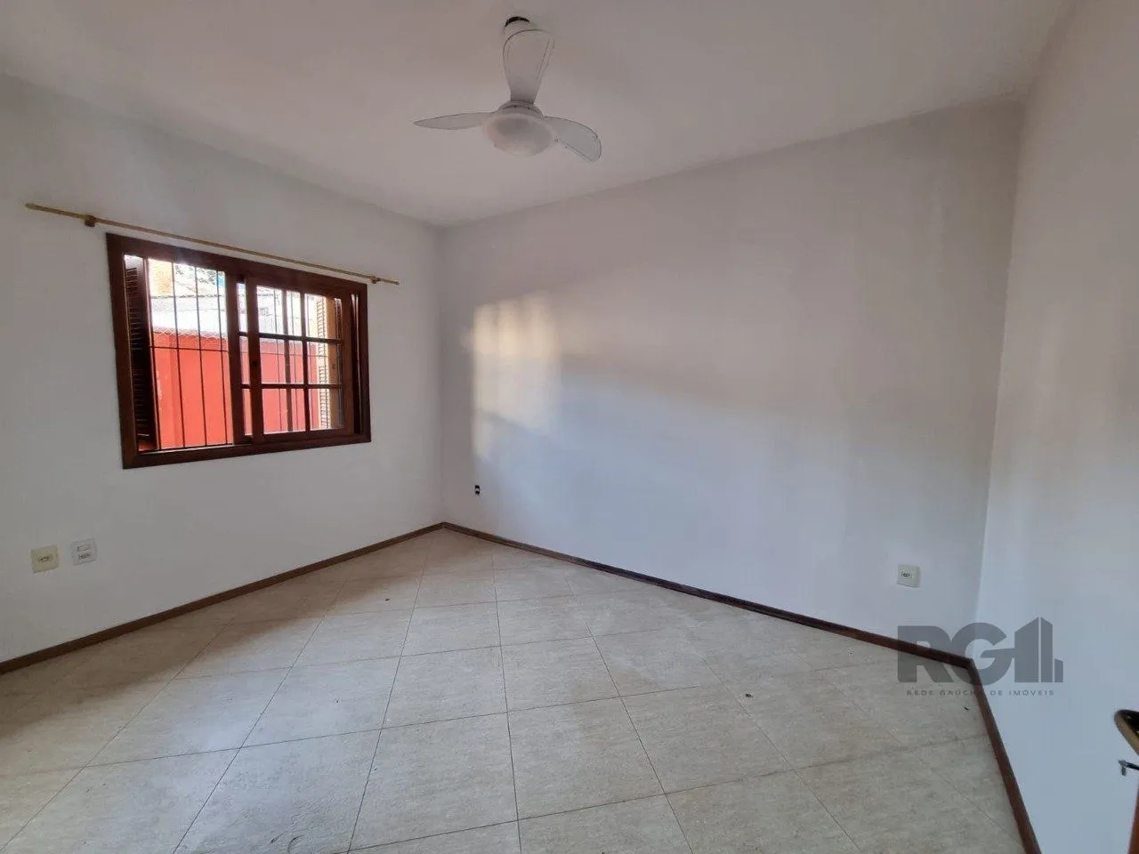 Imagem Linda Casa Bairro Ipanema 02 Dormitórios Suíte