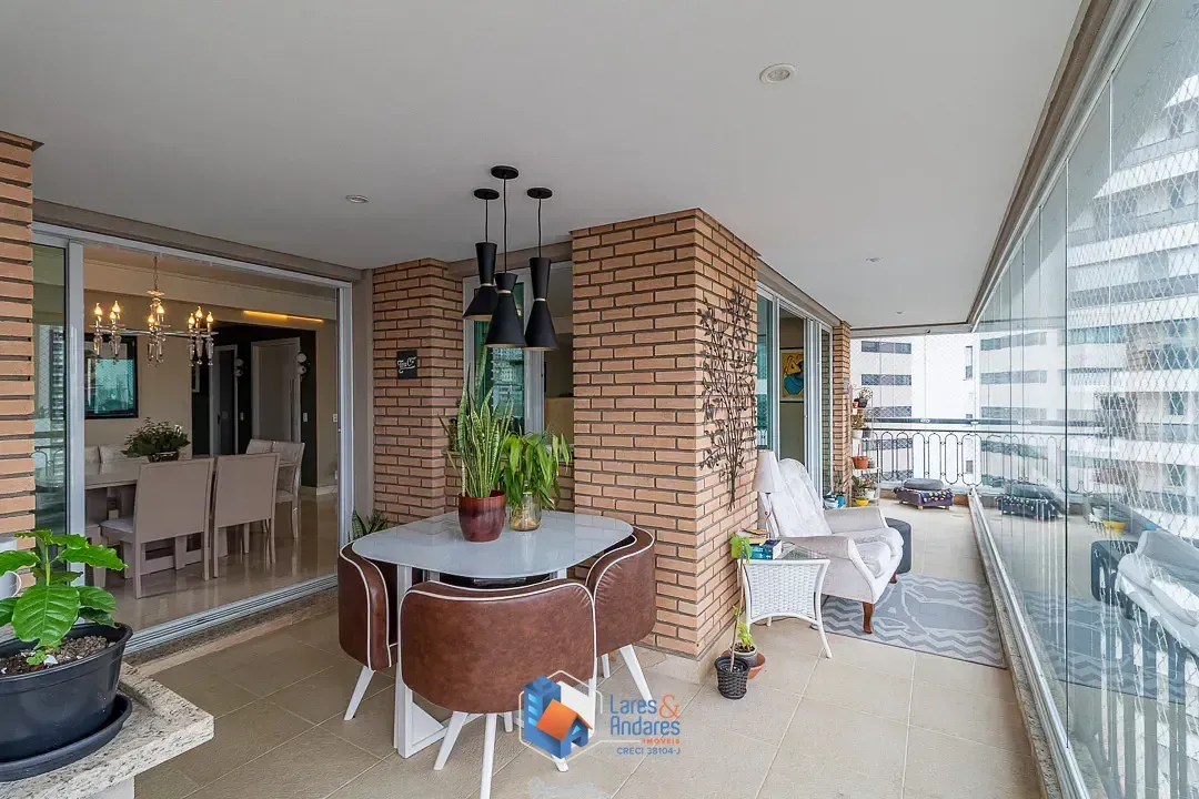 Imagem Apartamento para venda em Aclimação com 4 quartos, sendo 3 suítes, 210m²