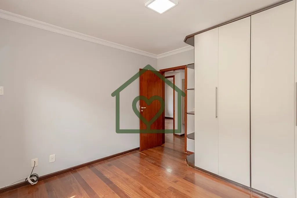 Imagem CASA DE 550m² DESOCUPADA PRONTA PARA MORADIA!
CASA PRINCIPAL COM 3 ANDARES, 5 DORMITÓRIOS, 4 VAGAS...