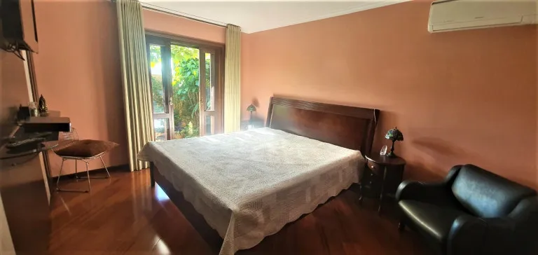 Imagem Casa com 3 Quartos à Venda, 223 m² em Novo Mundo - Curitiba