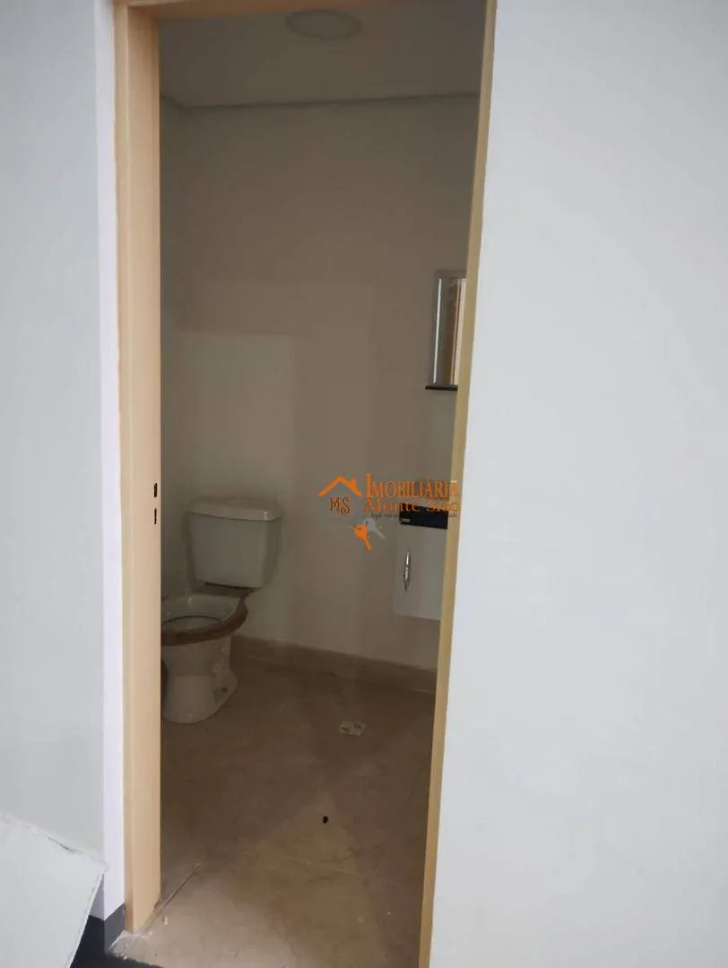 Imagem Galpão para alugar, 395 m² por R$ 9.800,00/mês - Carmela 3 - Guarulhos/SP