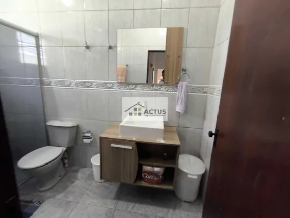Imagem Casa em lote Individual no Lago Azul em Ibirité