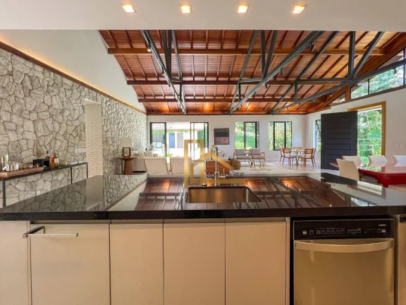 Imagem Casa linear dentro de condomínio com 5 quartos (4 suítes) e lazer privativo!
