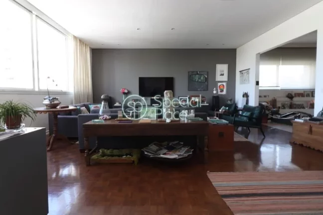 Imagem Lindo e super espaçoso. Imóvel ideal para quem precisa de espaço, iluminação e ventilação nat...