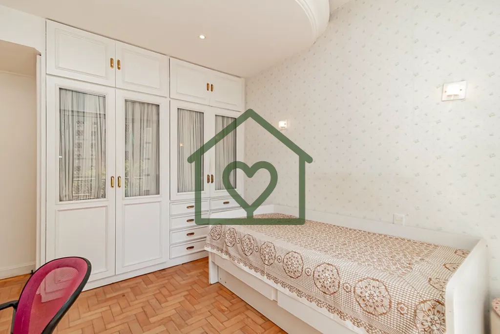 Imagem Excelente apartamento semi-mobiliado à venda na Rua Silva Jardim, no bairro Mont Serrat, em Porto A...