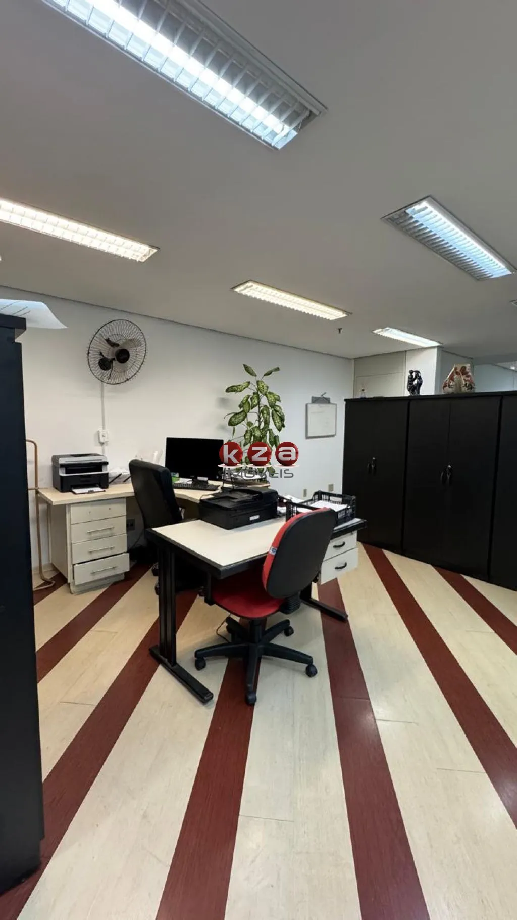 Imagem Sala comercial com 85 metros no Edificio Banco América do Sul, em Campinas-SP, 2 salas, 2 banheiros, 2 vagas.