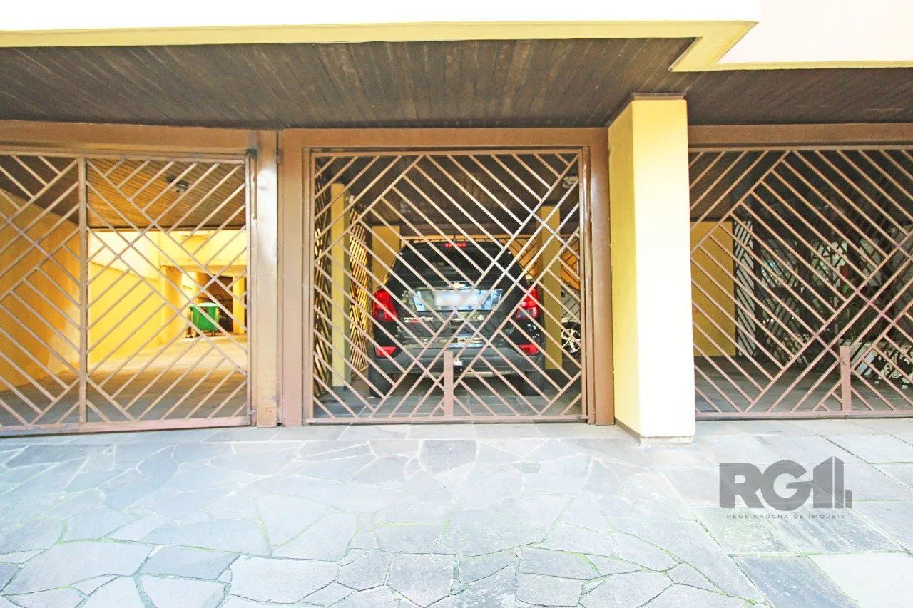Imagem Cobertura duplex de 2 dormitórios garagem e semi-mobiliado, bairro Cidade Baixa.