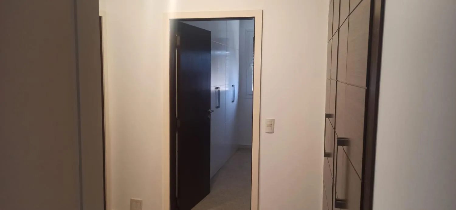 Imagem Um lar incomparável: apartamento exclusivo no bairro Cambuí em Campinas, oferecendo o privilégio de 1 unidade por andar.