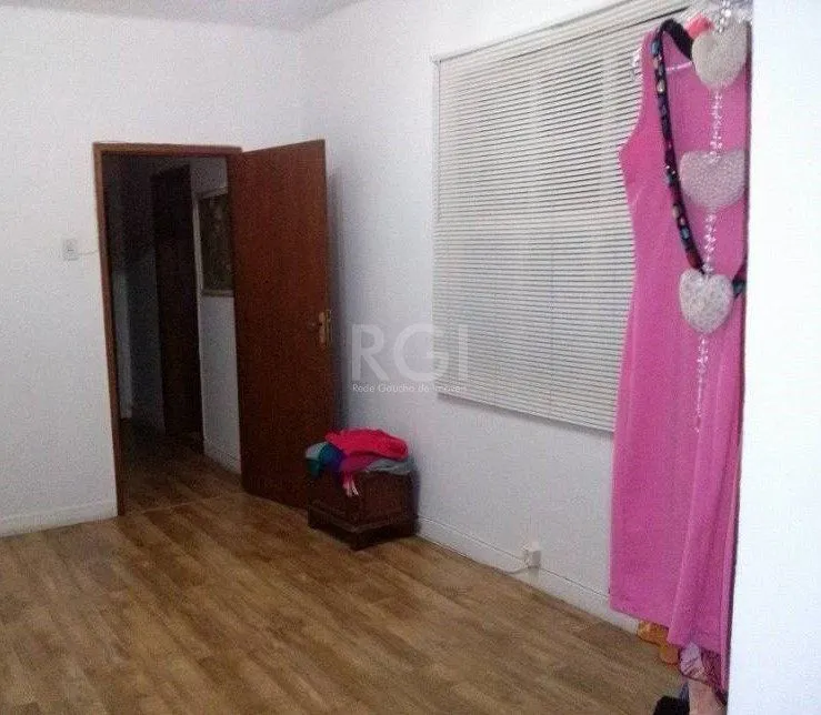 Imagem Casa para Venda - 159m², 3 dormitórios, 3 vagas - Menino Deus