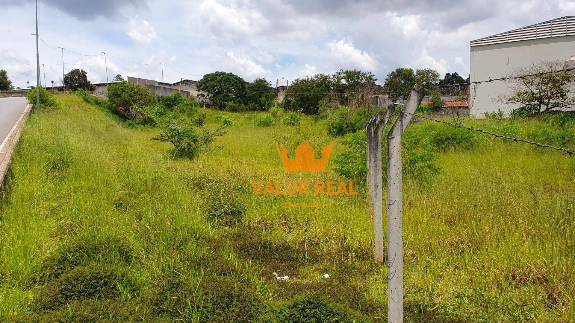 Imagem Terreno Estratégico à Venda ou Locação: Potencialize Seus Negócios na Marginal do Rio Jundiaí. Aceita permuta
