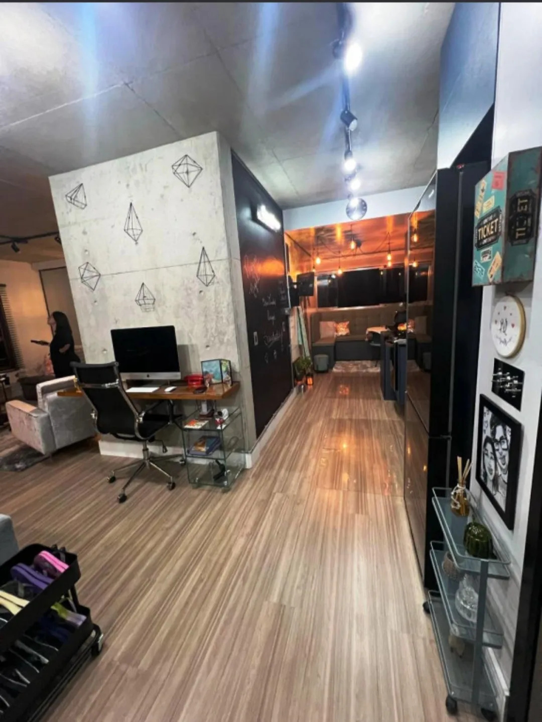 Imagem VENDO LINDO APARTAMENTO NO CONDOMÍNIO MAX HAUS!