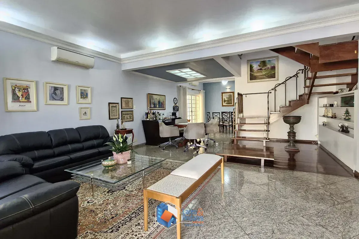 Imagem Sobrado para venda em Tucuruvi com 4 quartos, sendo 3 suítes, 415m²