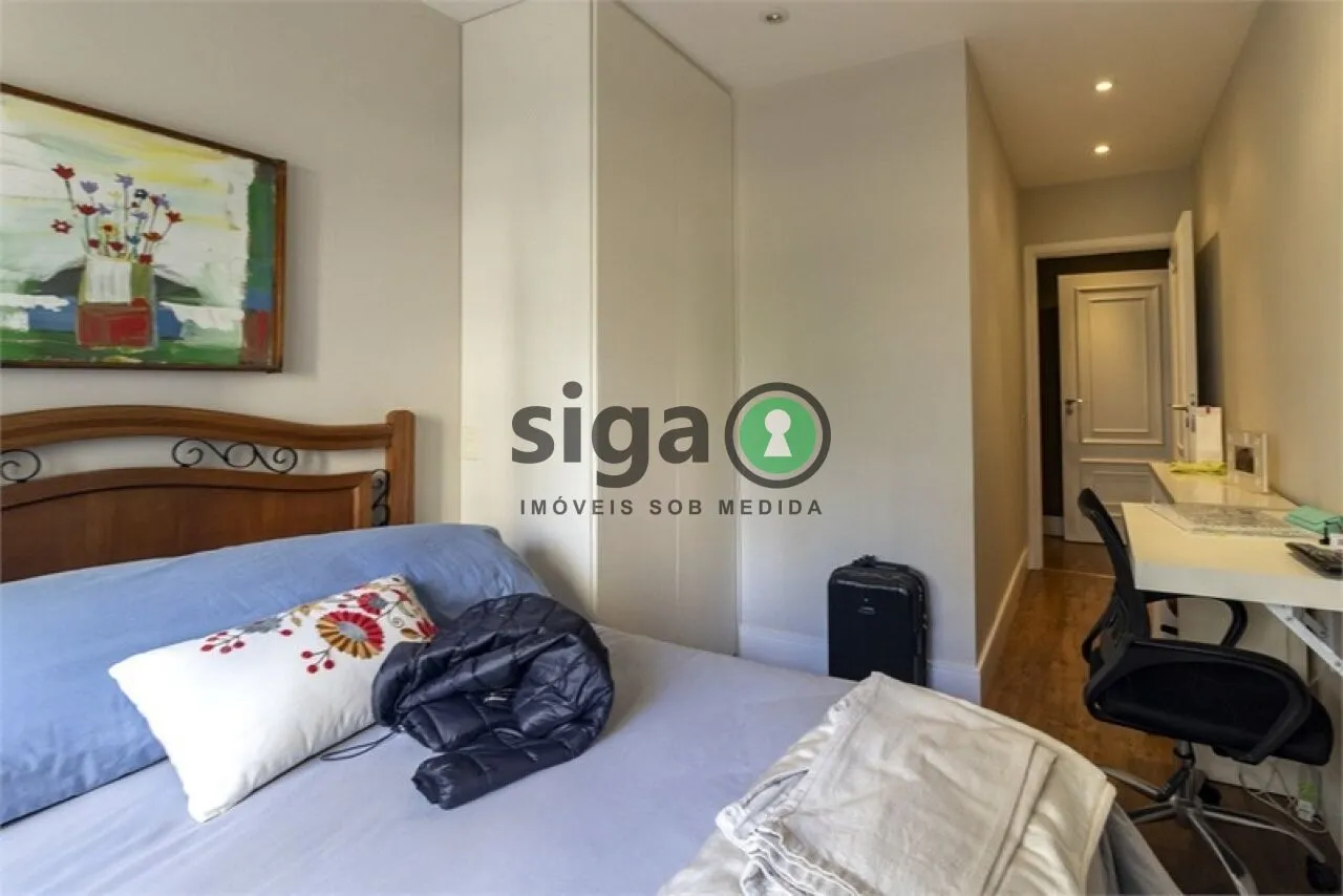 Imagem Apartamento de Alto Padrão com 4 Suítes e 5 Vagas em Moema.
