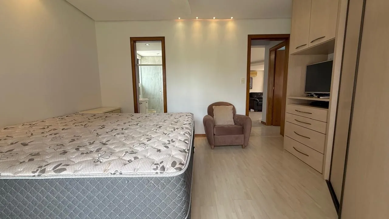 Imagem Apartamento a venda de 105 m2 2 dormitórios sendo 1 suíte e 2 vagas individuais no bairro Petrópolis.