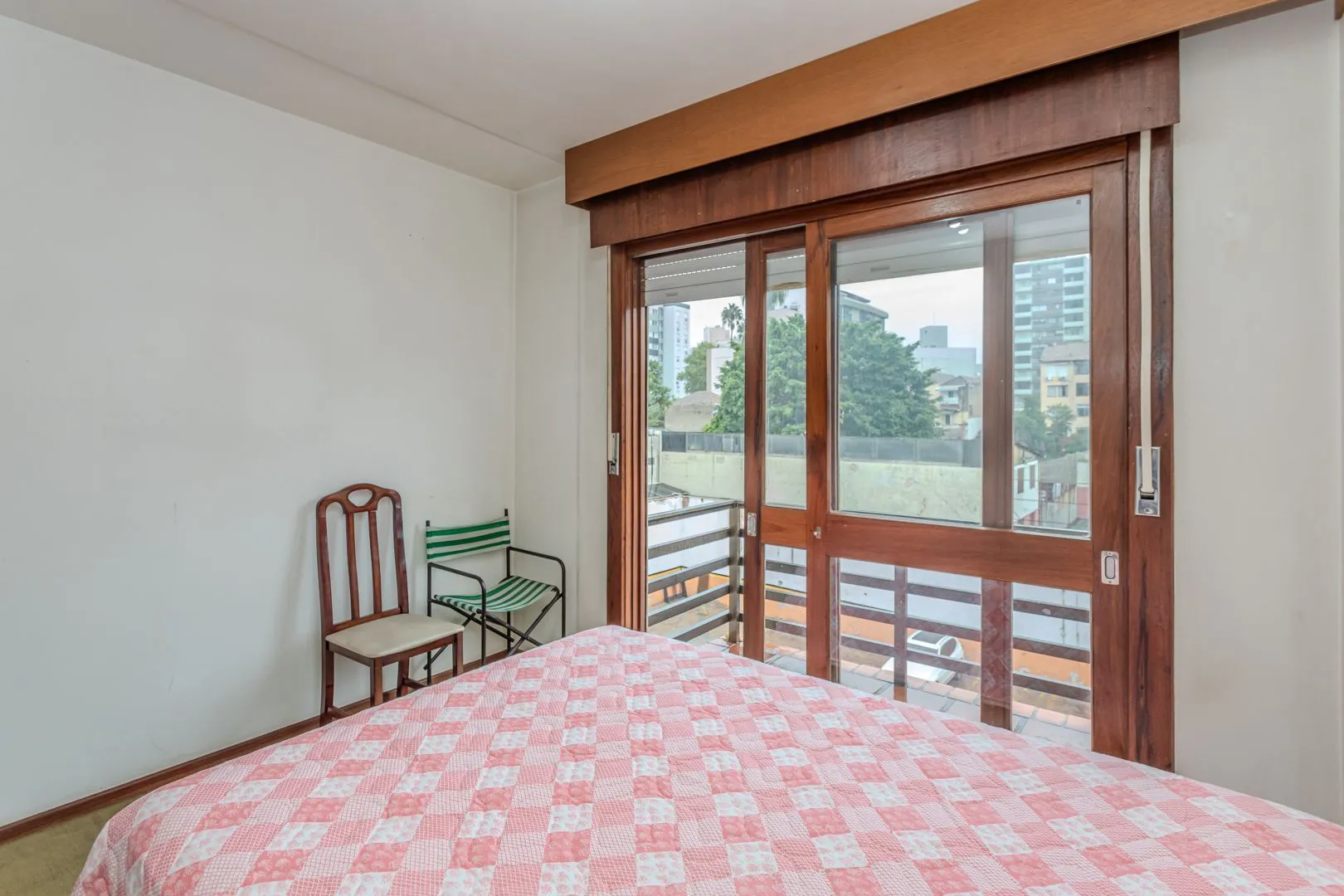 Imagem Apartamento no bairro Floresta de 3 dormitórios e vaga DESOCUPADO