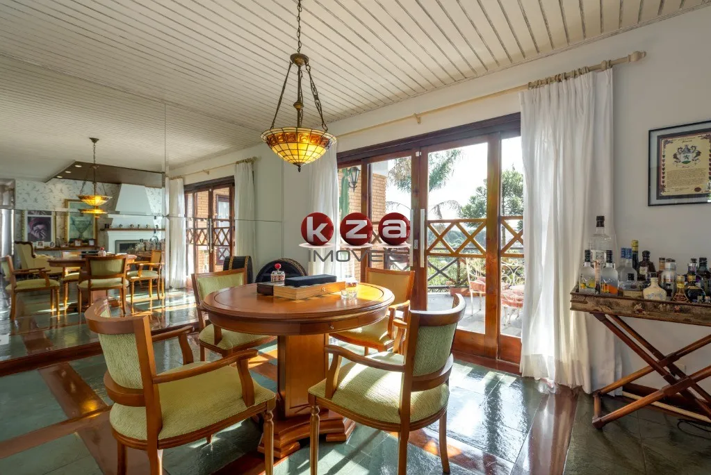 Imagem Imperdível: Casa de luxo à venda em Campos do Jordão-SP, bairro Manancial, 5 quartos, 5 suítes, 3 salas, 6 banheiros, 4 vagas, 650m²