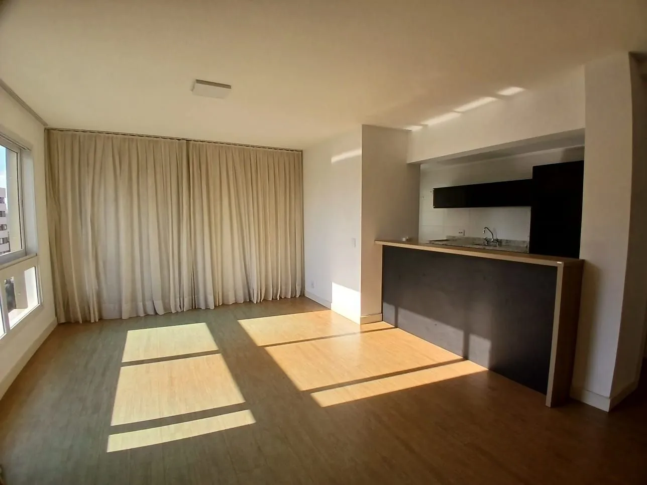 Imagem Apartamento com 3 dormitorios e suite no Menino Deus, Porto Alegre/RS