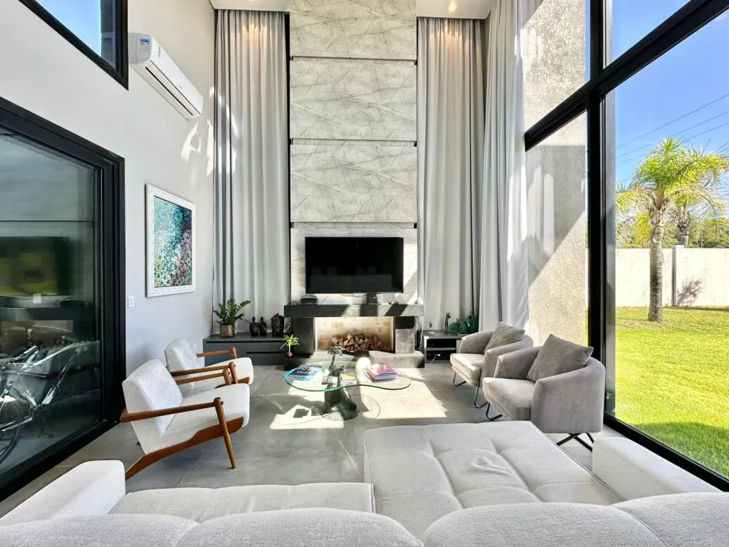 Imagem Casa em Condominio 4 Dormitórios - Bairro Capão Novo