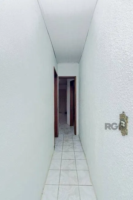 Imagem Excelente casa de 70m² com 3 dormitórios no bairro Sarandi.