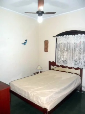 Imagem CASA EM DOIS LOTES - LADO LINHA - PISCINA
