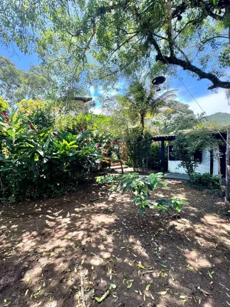 Imagem CASA CHARMOSA ;BOISSUCANGA,2 DORMITÓRIOS,SALA AMPLA,AVARANDADA,EDICULA COM QUARTO AMPLO E BANHEIRO, ARVORES FRUTIFERAS EM 581 MT2